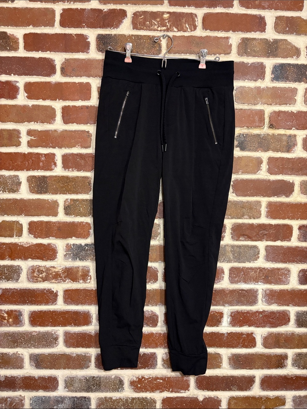 Athleta black Trekkie North Jogger Pants with Zip Pockets black size 2
